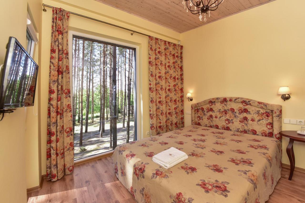 Pusu Takas Hotel Andrioniskis ภายนอก รูปภาพ